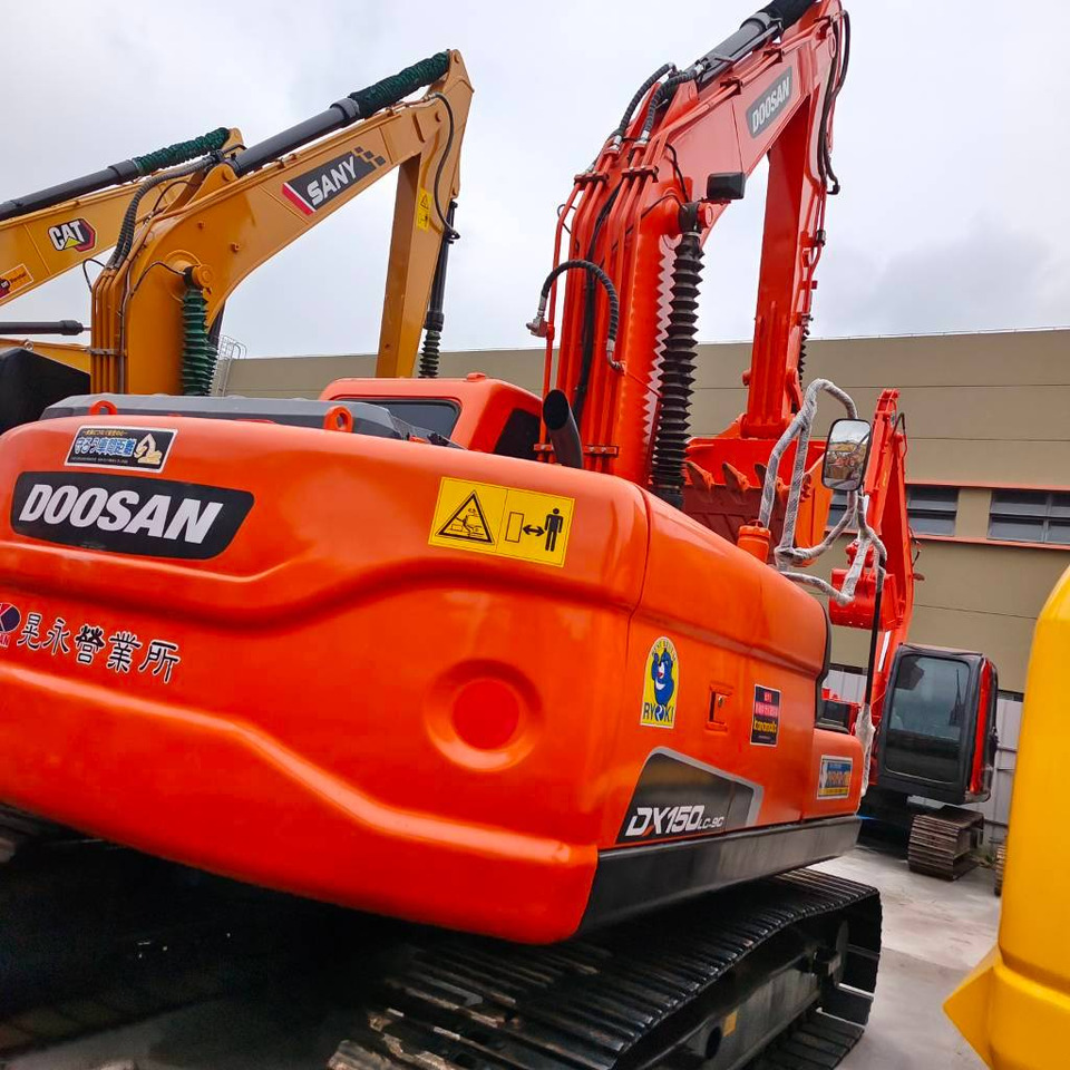 Doosan DX 150 LC - Pelle sur chenille: photos 2 Doosan DX 150 LC - Pelle sur chenille: photos 2