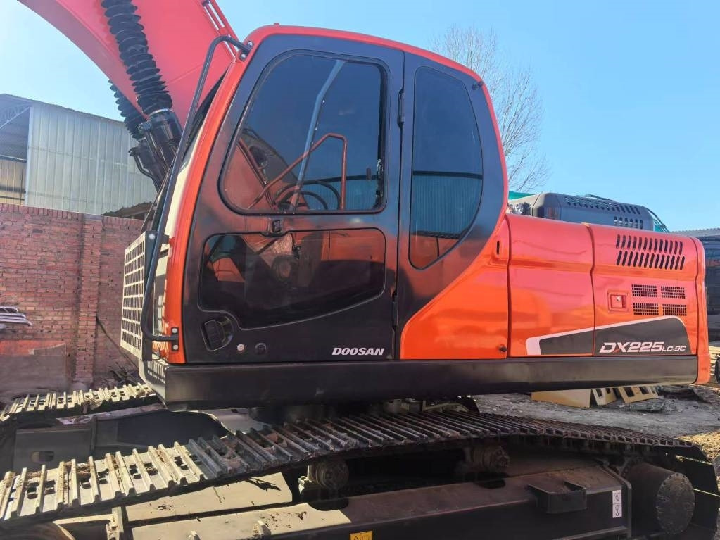 Doosan DX 225 LC-9c - Pelle sur chenille: photos 2 Doosan DX 225 LC-9c - Pelle sur chenille: photos 2