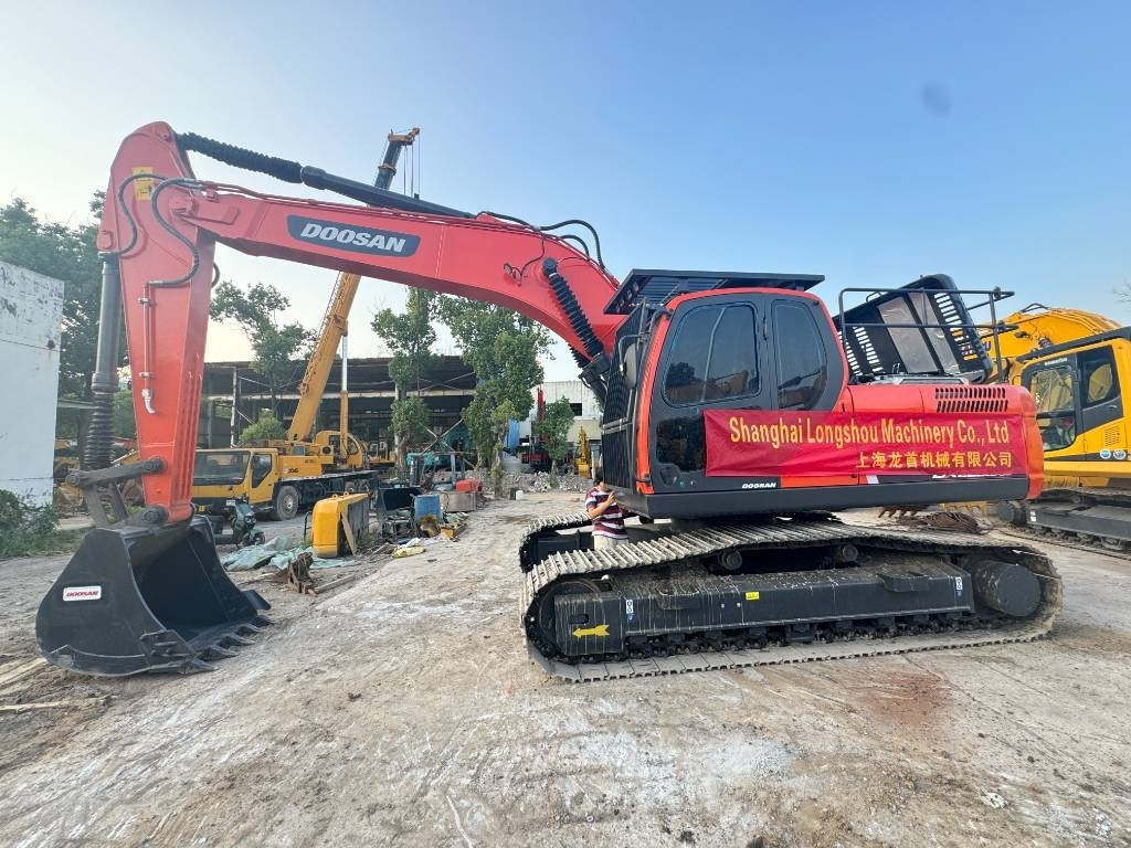 Doosan DX 225 LC - Pelle sur chenille: photos 2 Doosan DX 225 LC - Pelle sur chenille: photos 2