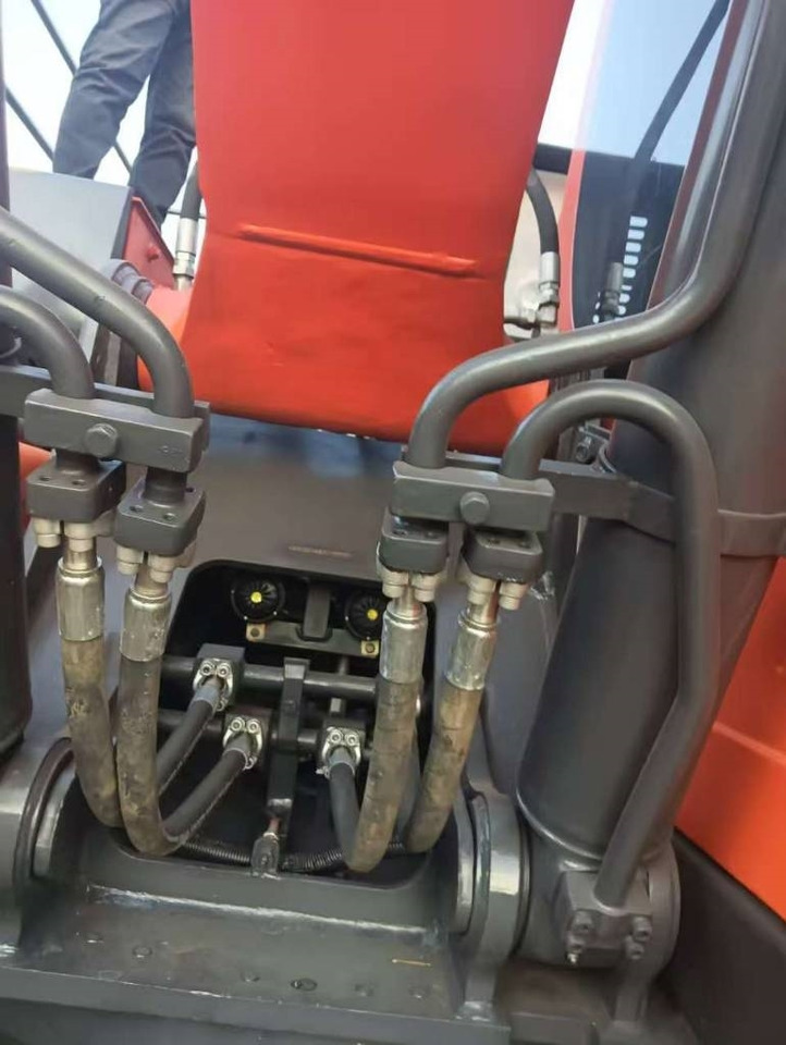 Doosan DX 225 LC - Pelle sur chenille: photos 3 Doosan DX 225 LC - Pelle sur chenille: photos 3