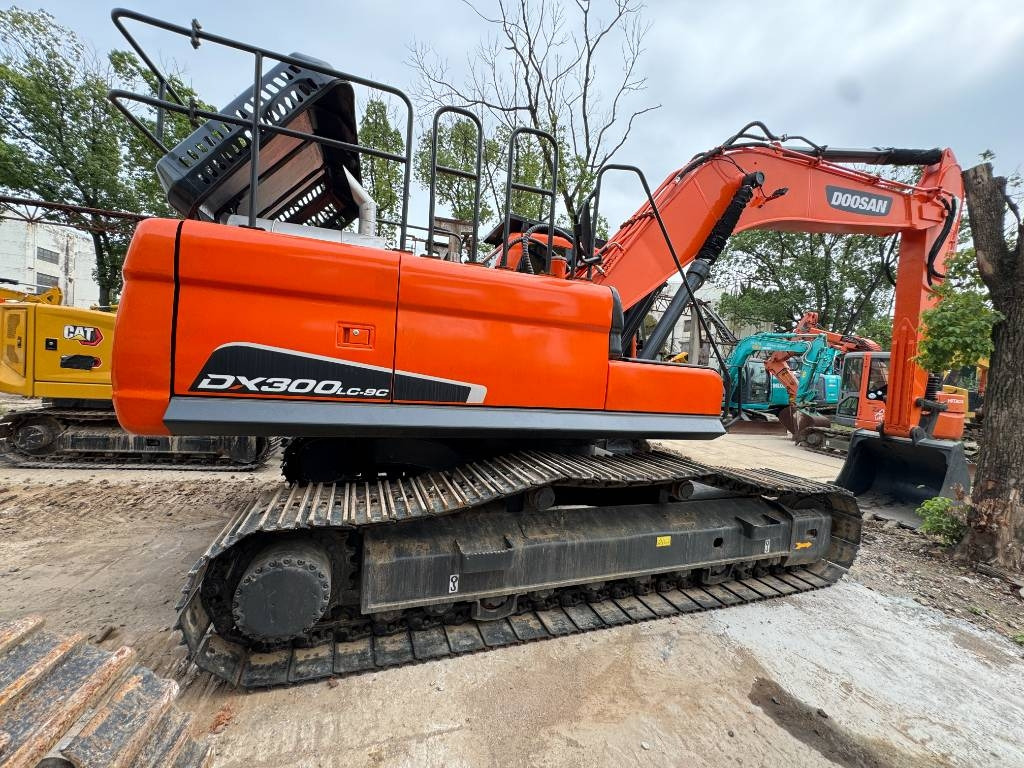 Doosan DX 300 - Pelle sur chenille: photos 1 Doosan DX 300 - Pelle sur chenille: photos 1