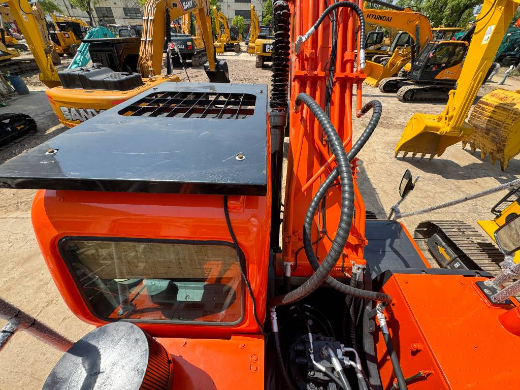 Doosan DX 300 LC-9S - Pelle sur chenille: photos 4 Doosan DX 300 LC-9S - Pelle sur chenille: photos 4