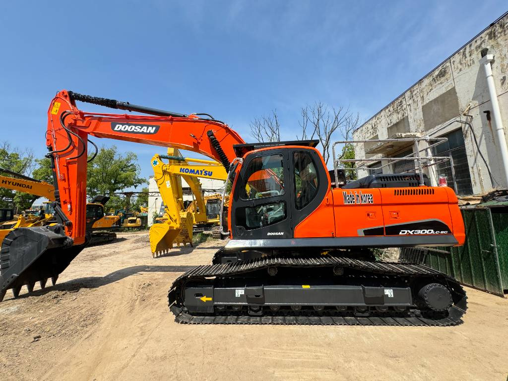 Doosan DX 300 LC-9S - Pelle sur chenille: photos 1 Doosan DX 300 LC-9S - Pelle sur chenille: photos 1
