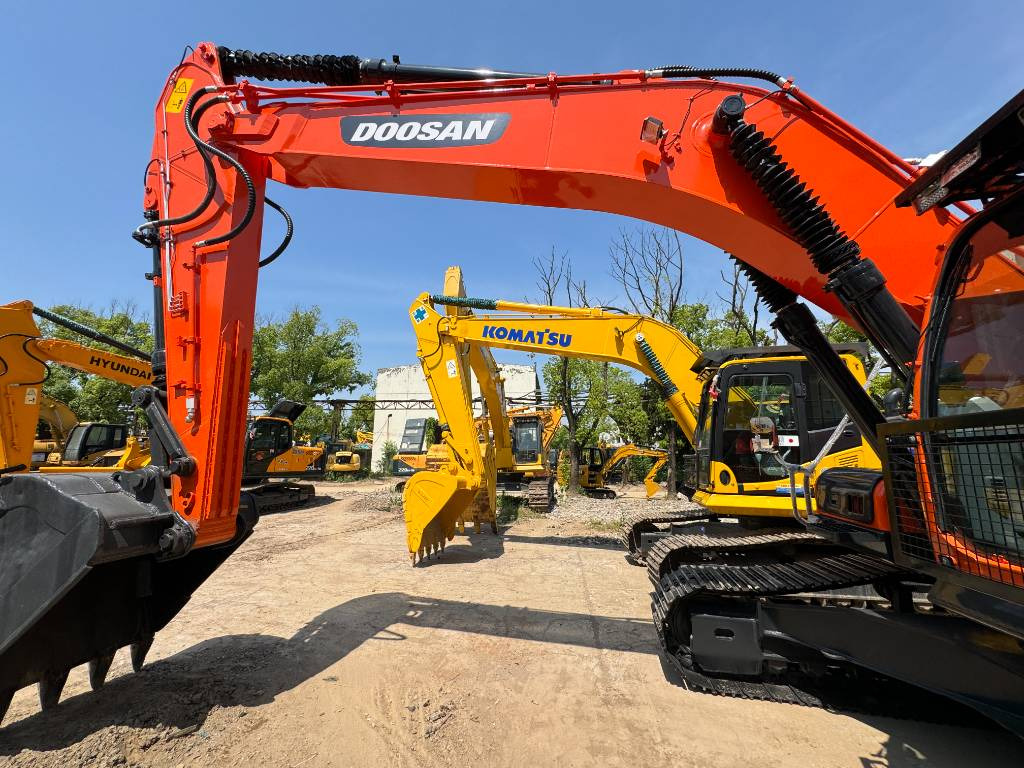 Doosan DX 300 LC-9S - Pelle sur chenille: photos 5 Doosan DX 300 LC-9S - Pelle sur chenille: photos 5