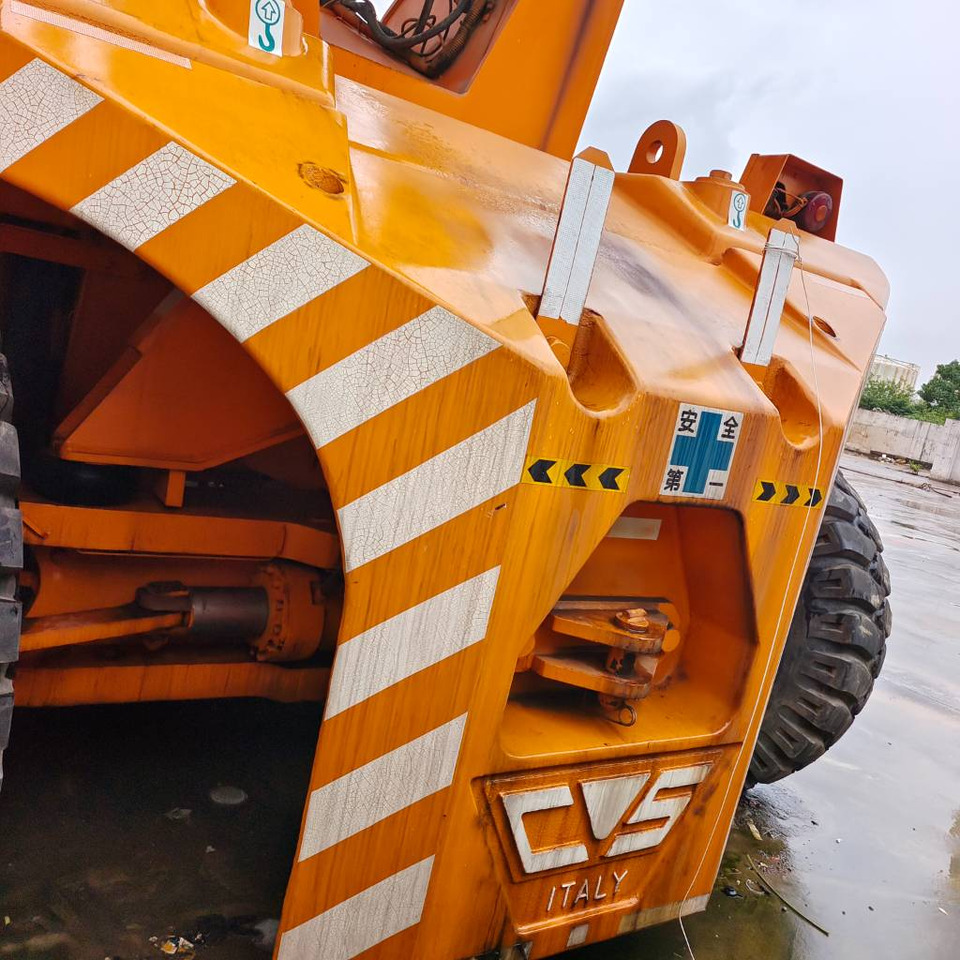 Ferrari 278 - Reach stacker: photos 4 Ferrari 278 - Reach stacker: photos 4