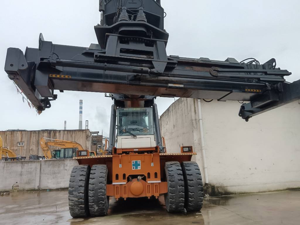 Ferrari 278 - Reach stacker: photos 2 Ferrari 278 - Reach stacker: photos 2