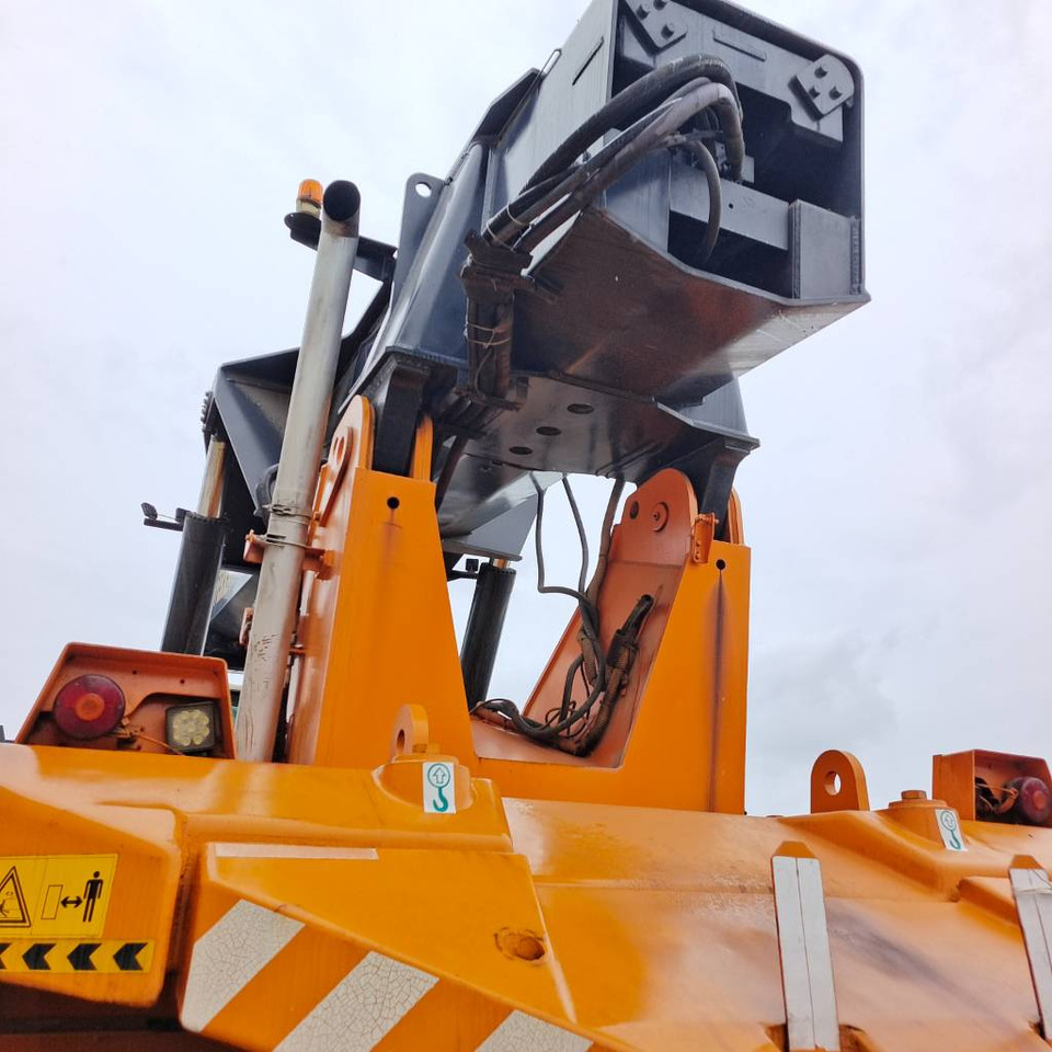 Ferrari 278 - Reach stacker: photos 5 Ferrari 278 - Reach stacker: photos 5