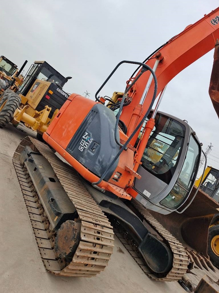 Hitachi ZX 135 US - Pelle sur chenille: photos 5 Hitachi ZX 135 US - Pelle sur chenille: photos 5