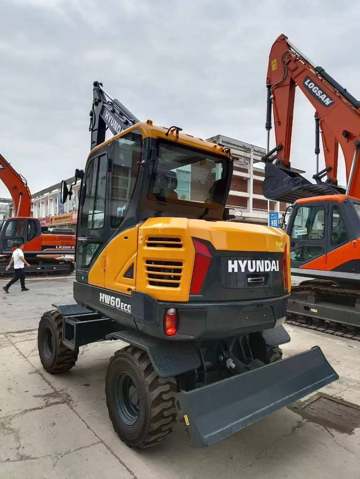 Hyundai 100% new Hyundai HW60ECO - Pelle sur pneus: photos 1 Hyundai 100% new Hyundai HW60ECO - Pelle sur pneus: photos 1