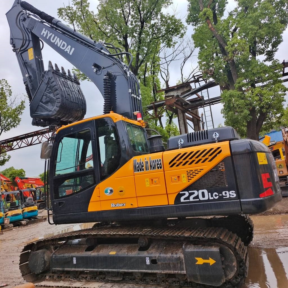 Hyundai 220LC-9S - Pelle sur chenille: photos 2 Hyundai 220LC-9S - Pelle sur chenille: photos 2