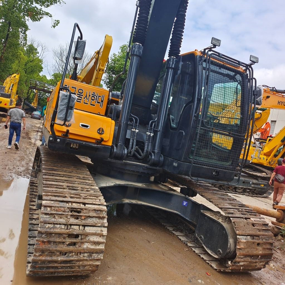 Hyundai 220LC-9S - Pelle sur chenille: photos 5 Hyundai 220LC-9S - Pelle sur chenille: photos 5