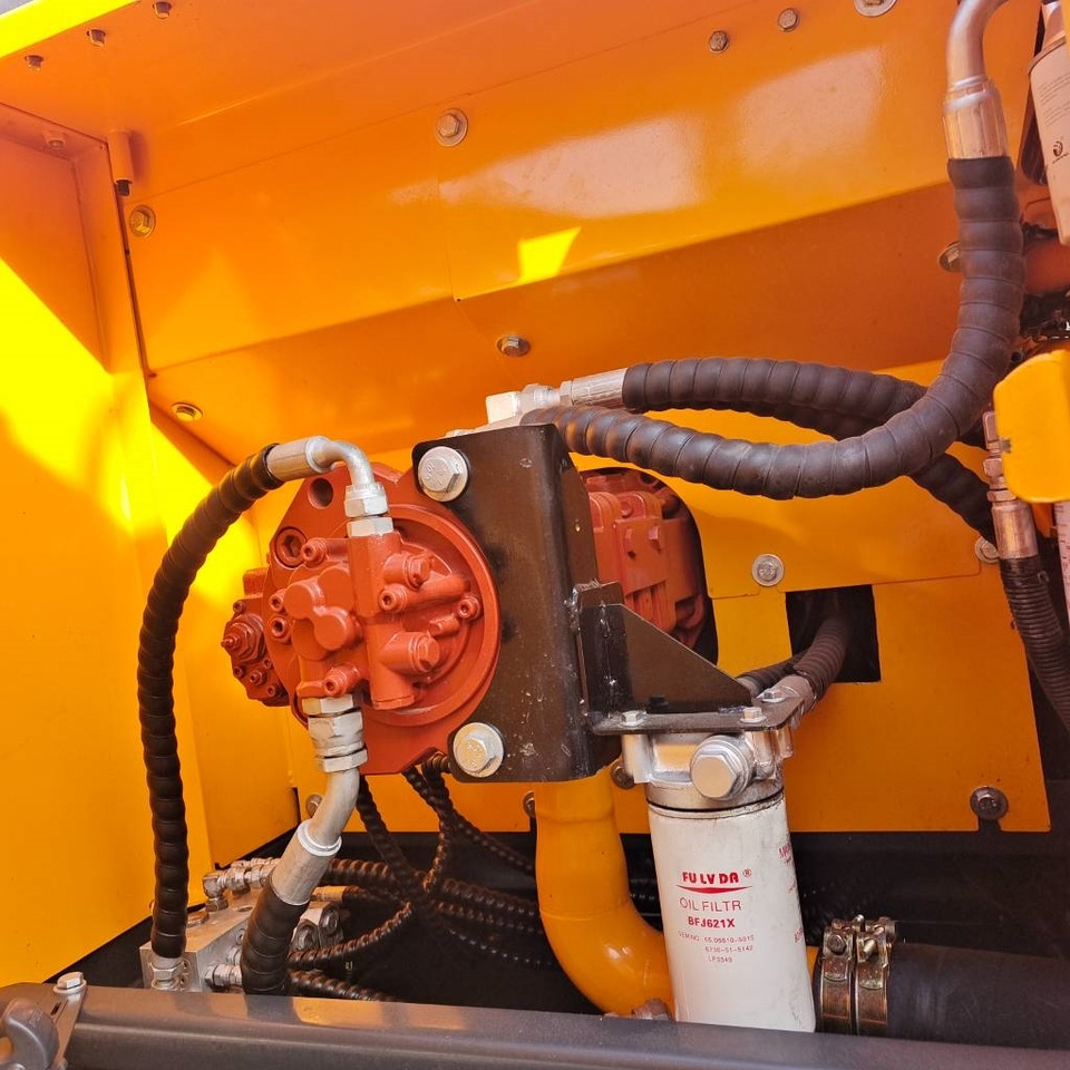 Hyundai 220LC-9T - Pelle sur chenille: photos 3 Hyundai 220LC-9T - Pelle sur chenille: photos 3