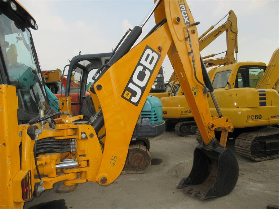 JCB 3 CX - Tractopelle: photos 4 JCB 3 CX - Tractopelle: photos 4