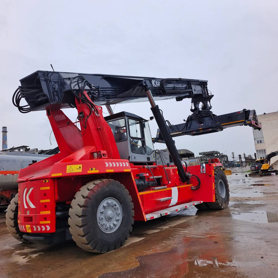 Kalmar DRF 450 - Reach stacker: photos 5 Kalmar DRF 450 - Reach stacker: photos 5