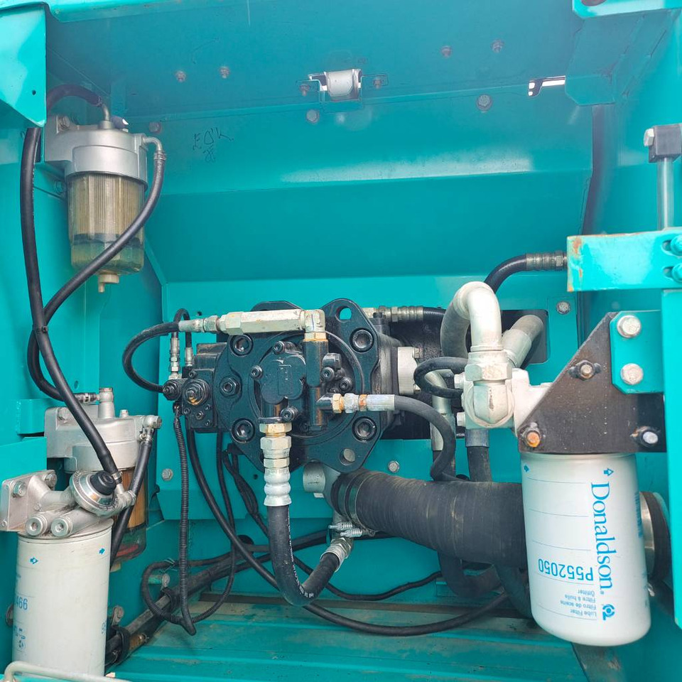 Kobelco SK 200 - Pelle sur chenille: photos 5 Kobelco SK 200 - Pelle sur chenille: photos 5
