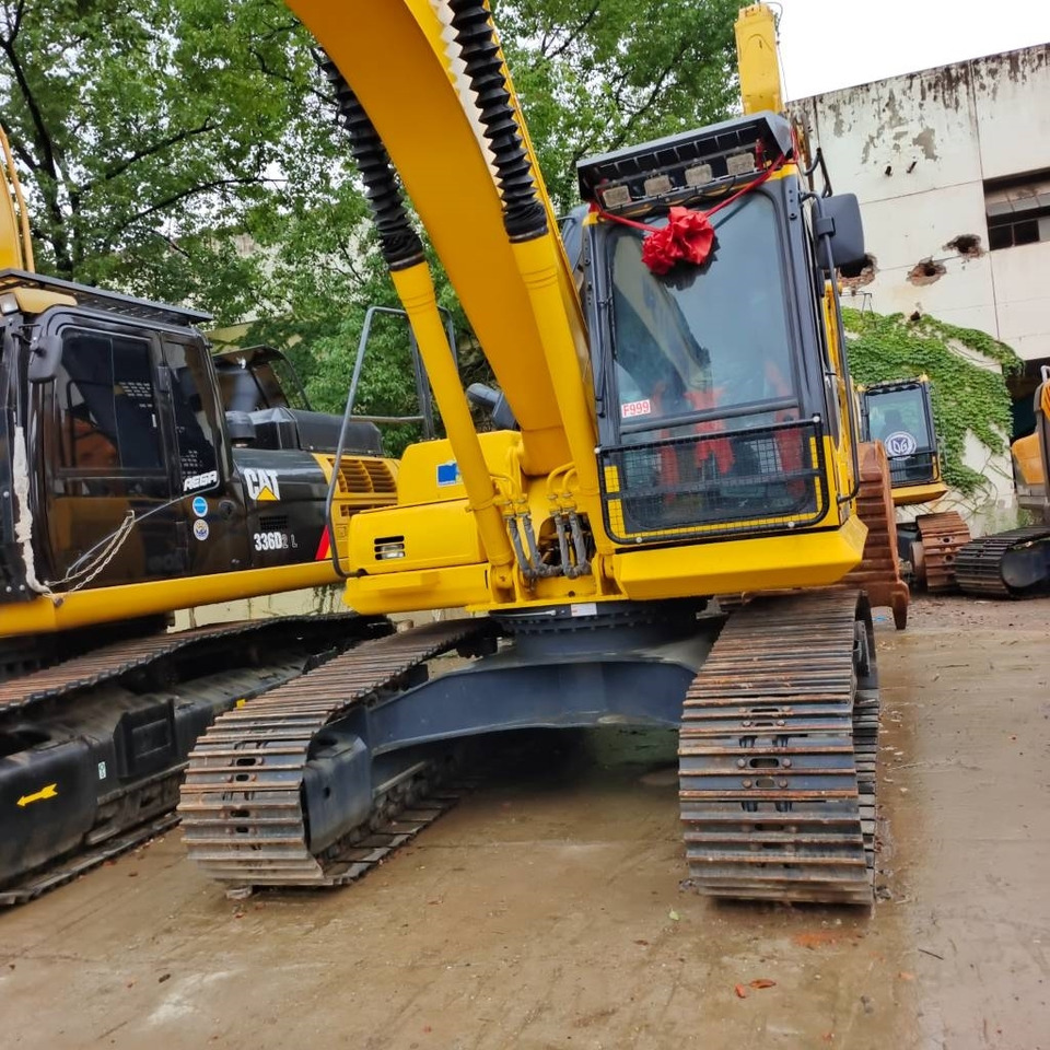 Komatsu PC 200 - Pelle sur chenille: photos 3 Komatsu PC 200 - Pelle sur chenille: photos 3