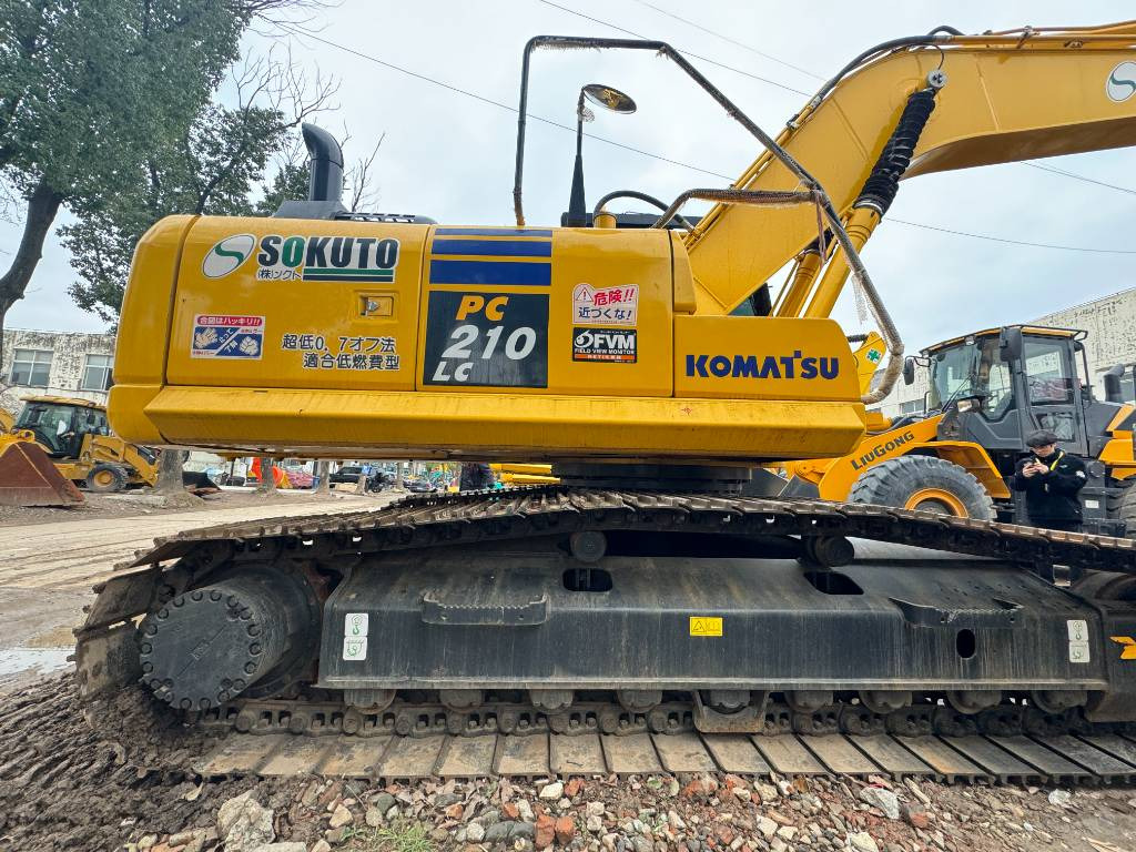 Komatsu PC 210 LC-8 - Pelle sur chenille: photos 4 Komatsu PC 210 LC-8 - Pelle sur chenille: photos 4