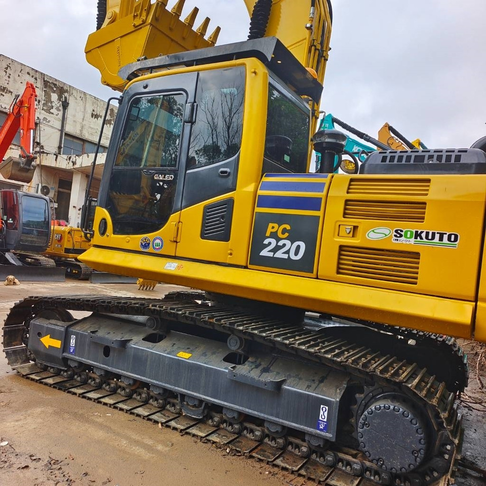 Pelle sur chenille Komatsu PC 220-8: photos 17