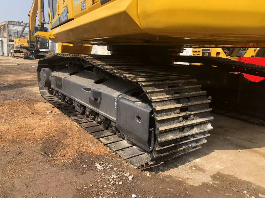 Komatsu PC 220-8 - Pelle sur chenille: photos 3 Komatsu PC 220-8 - Pelle sur chenille: photos 3