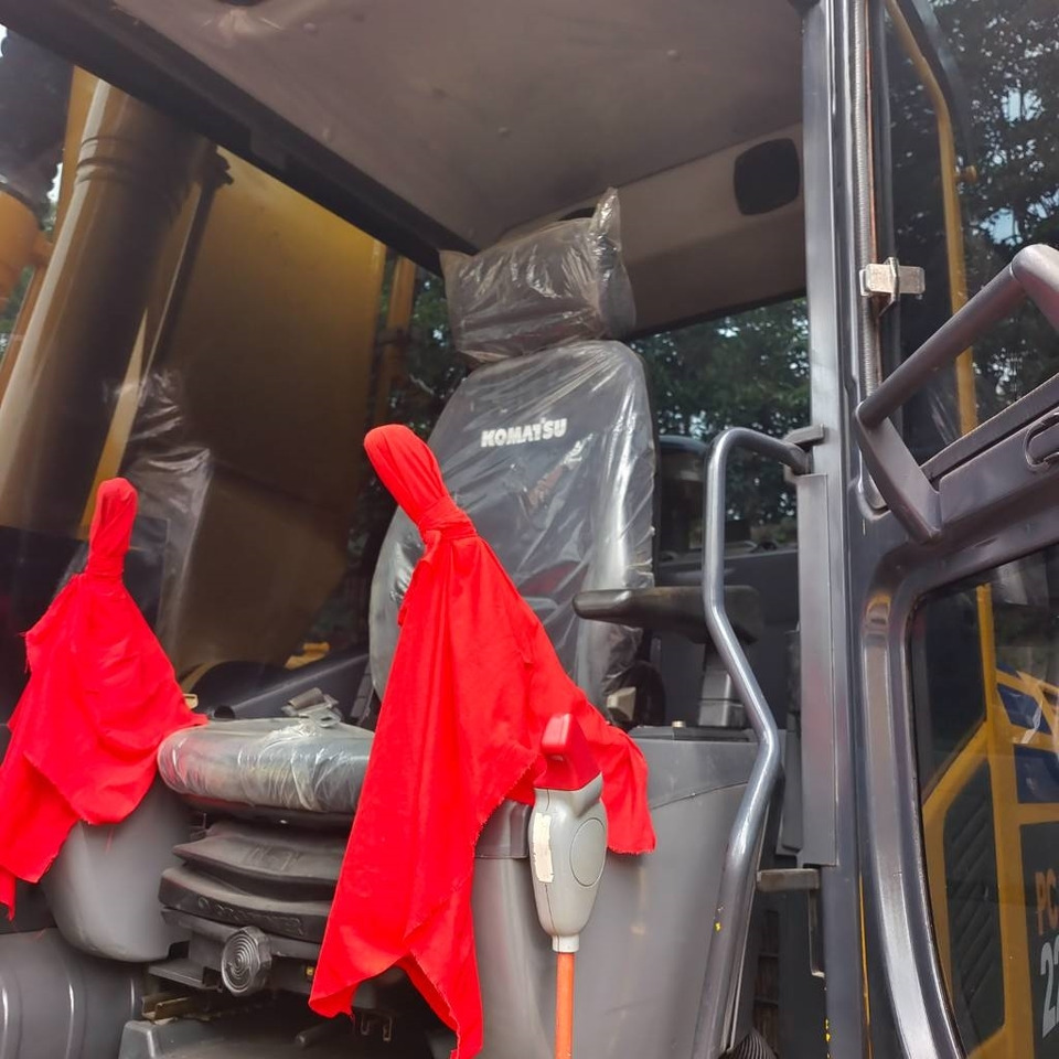 Pelle sur chenille Komatsu PC 220-8: photos 13