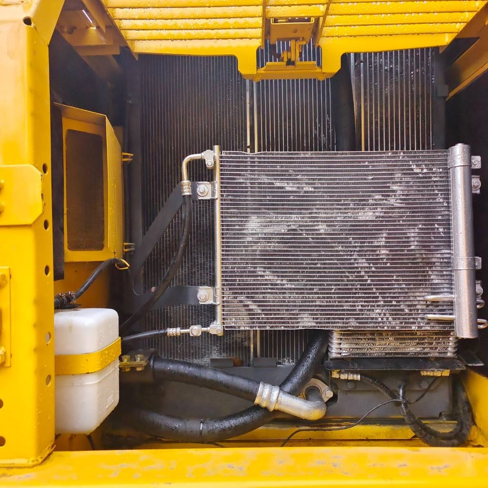 Pelle sur chenille Komatsu PC 220-8: photos 14