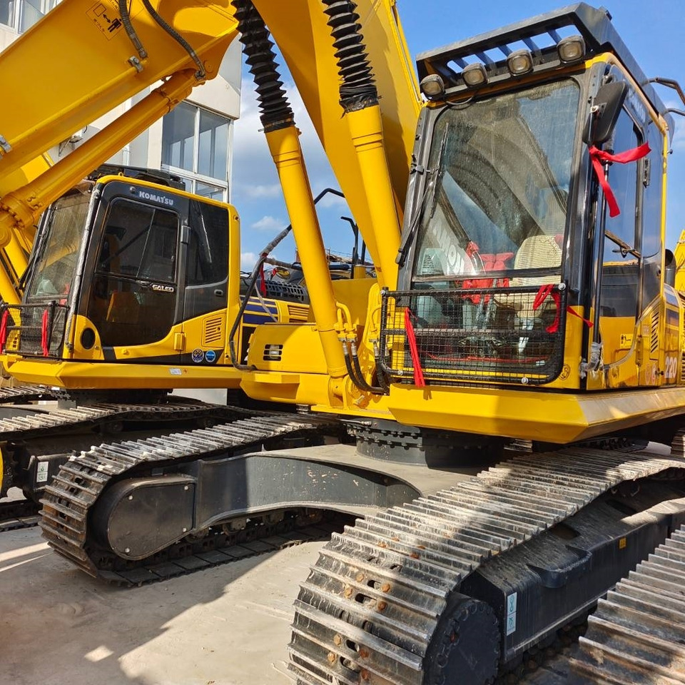 Komatsu PC 220 - Pelle sur chenille: photos 2 Komatsu PC 220 - Pelle sur chenille: photos 2