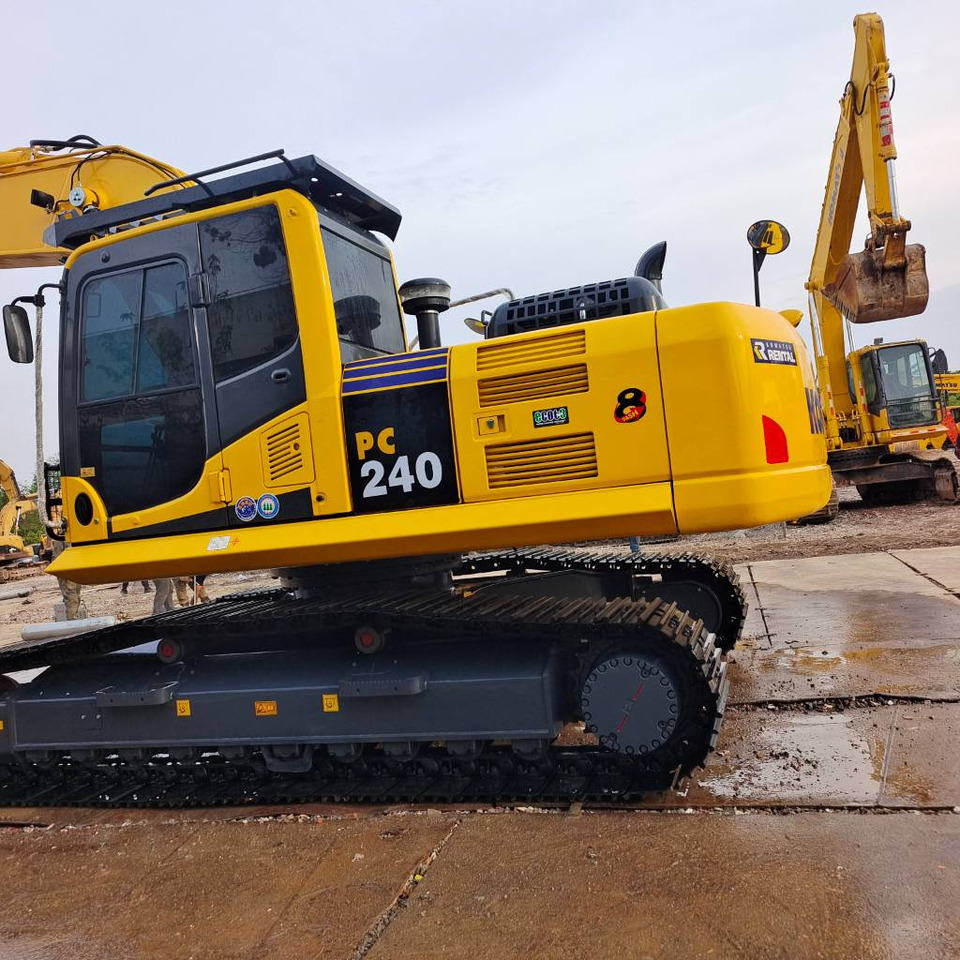 Komatsu PC 240 LC-8 - Pelle sur chenille: photos 3 Komatsu PC 240 LC-8 - Pelle sur chenille: photos 3