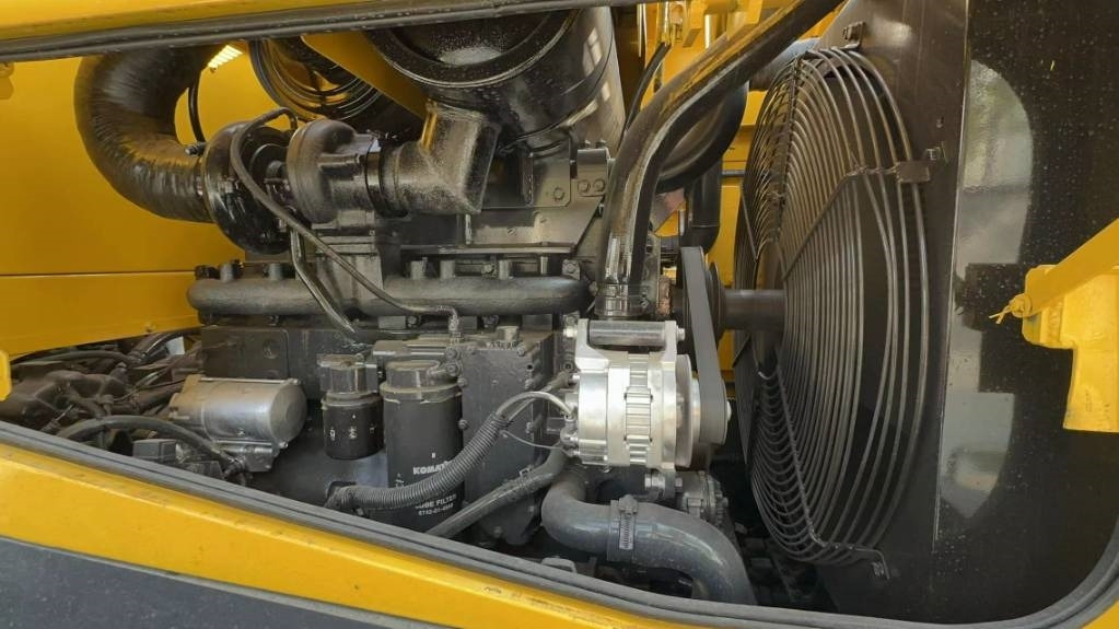 Komatsu WA 380 - Chargeuse sur pneus: photos 2 Komatsu WA 380 - Chargeuse sur pneus: photos 2