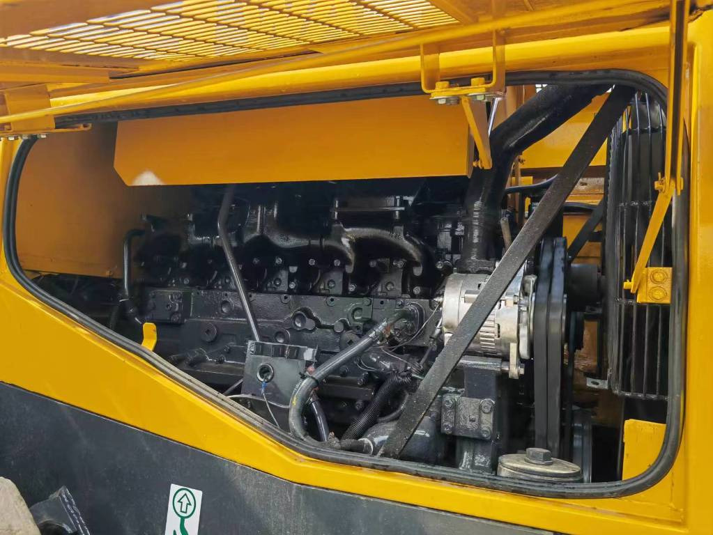 Komatsu WA 470-3 - Chargeuse sur pneus: photos 4 Komatsu WA 470-3 - Chargeuse sur pneus: photos 4