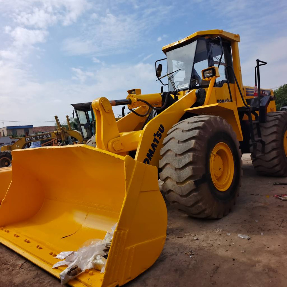 Komatsu WA 470-3 - Chargeuse sur pneus: photos 3 Komatsu WA 470-3 - Chargeuse sur pneus: photos 3