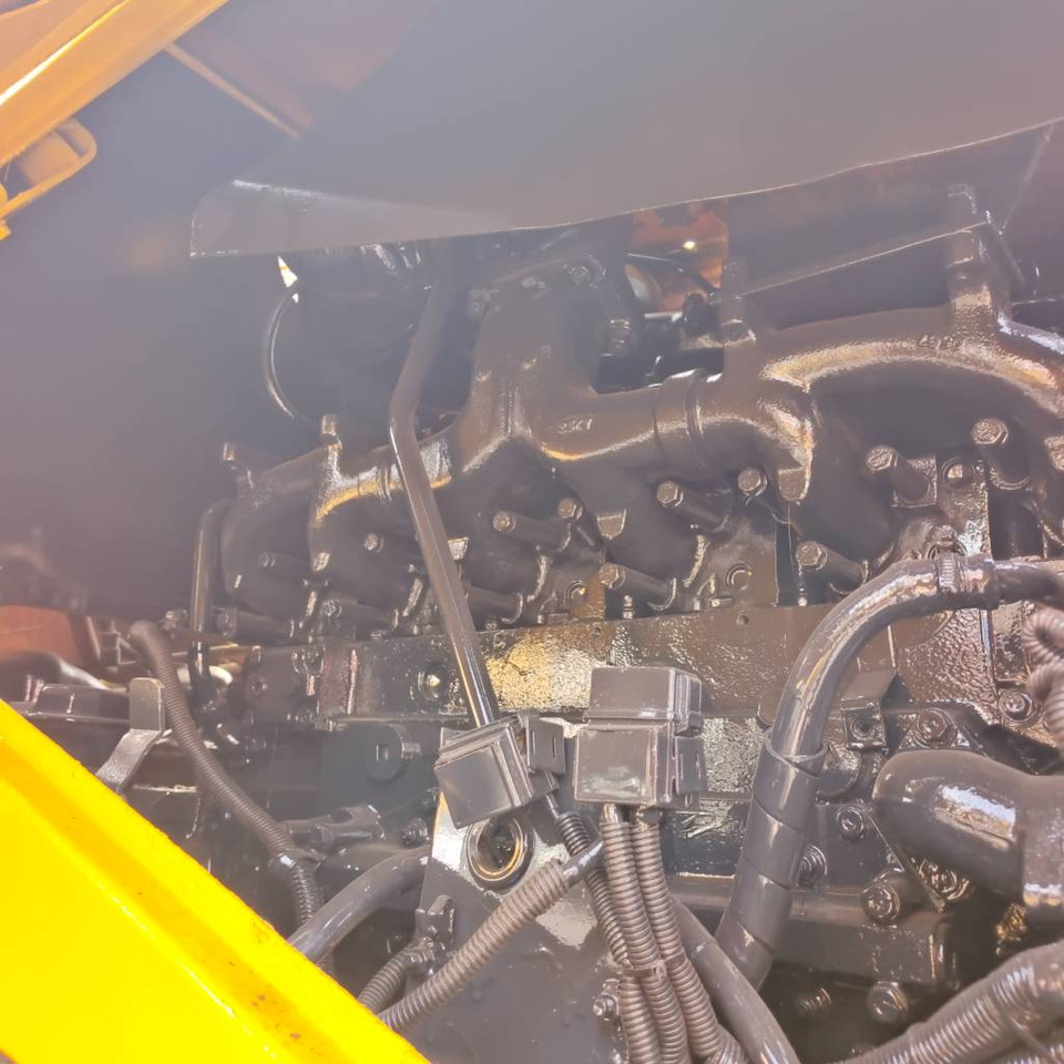 Chargeuse sur pneus Komatsu WA 470-3: photos 11