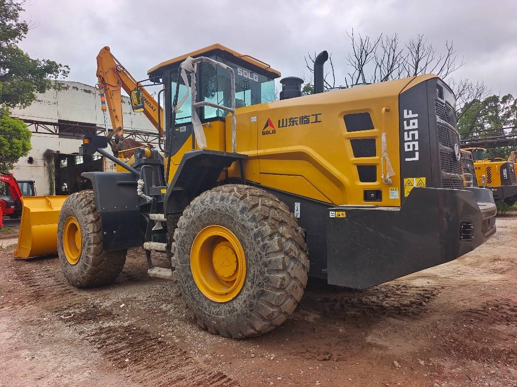 SDLG 956F - Chargeuse sur pneus: photos 1 SDLG 956F - Chargeuse sur pneus: photos 1