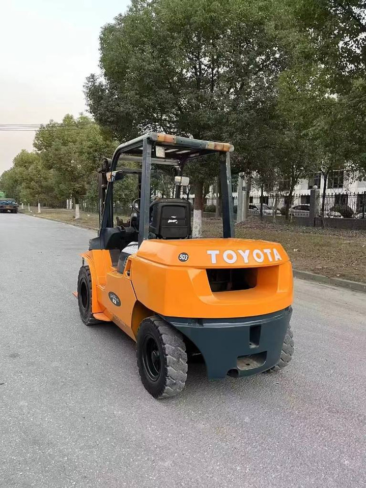Toyota FD 50 - Chariot élévateur diesel: photos 4 Toyota FD 50 - Chariot élévateur diesel: photos 4