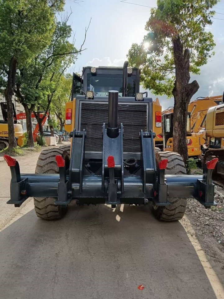 XCMG GR 2153 - Niveleuse: photos 2 XCMG GR 2153 - Niveleuse: photos 2