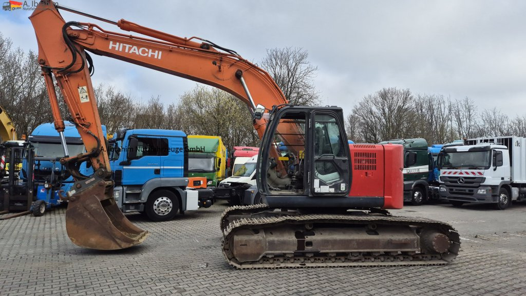 Hitachi 225 USLC - Pelle sur chenille: photos 1 Hitachi 225 USLC - Pelle sur chenille: photos 1