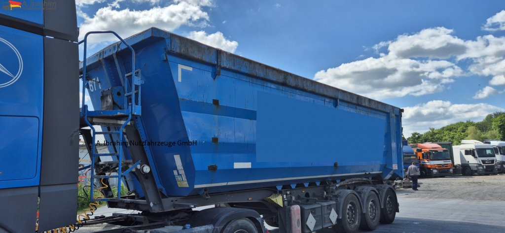 Kempf SKM 35/3 Leichter Schaden am Heck voll fahrbereit. - Semi-remorque benne: photos 1 Kempf SKM 35/3 Leichter Schaden am Heck voll fahrbereit. - Semi-remorque benne: photos 1