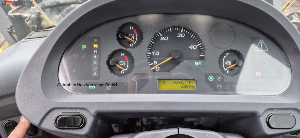Komatsu WA 250 Zustand technisch ok, optisch 3-4 Unterlagen vorhanden - Chargeuse sur pneus: photos 3 Komatsu WA 250 Zustand technisch ok, optisch 3-4 Unterlagen vorhanden - Chargeuse sur pneus: photos 3