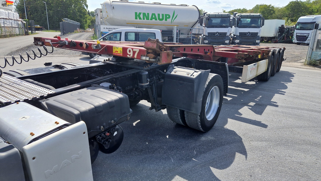 Krone SD Containerchassis 2x 20, 30, 40 ft deutscher Auflieger, ausziehbar - Semi-remorque porte-conteneur/ Caisse mobile: photos 1 Krone SD Containerchassis 2x 20, 30, 40 ft deutscher Auflieger, ausziehbar - Semi-remorque porte-conteneur/ Caisse mobile: photos 1