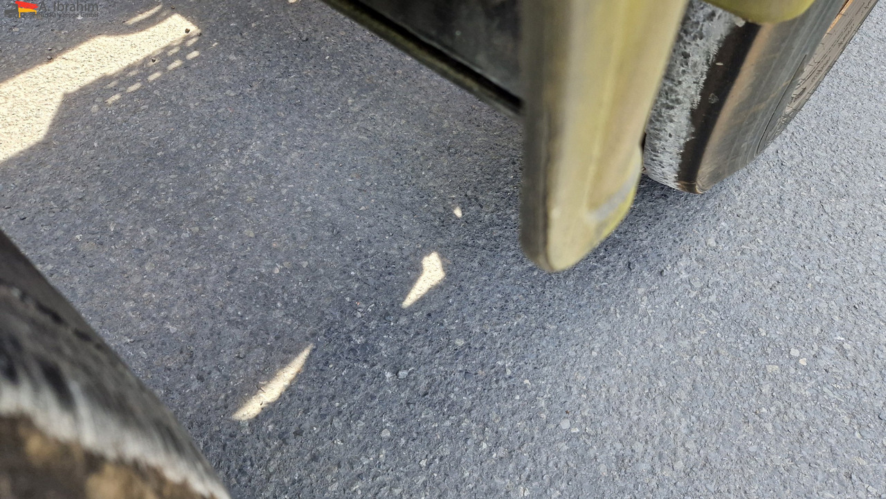 Krone SD Containerchassis 2x 20, 30, 40 ft deutscher Auflieger, ausziehbar - Semi-remorque porte-conteneur/ Caisse mobile: photos 3 Krone SD Containerchassis 2x 20, 30, 40 ft deutscher Auflieger, ausziehbar - Semi-remorque porte-conteneur/ Caisse mobile: photos 3