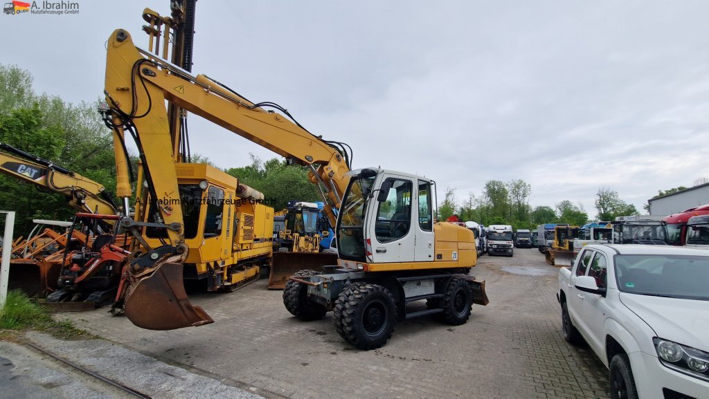 Liebherr A316 Schnellwechsler, Hammerverrohrung, Verstellausleger - Mini pelle: photos 1 Liebherr A316 Schnellwechsler, Hammerverrohrung, Verstellausleger - Mini pelle: photos 1