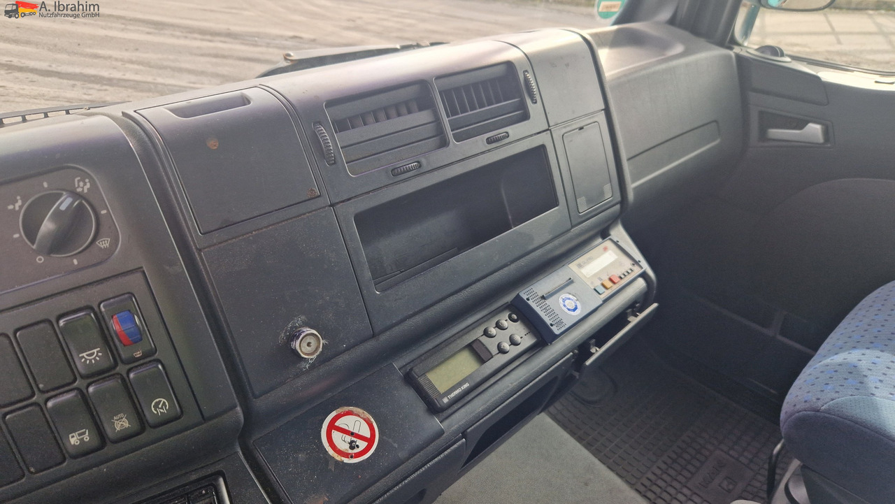 MAN 8.180 Thermokingkühlung - 30 ° voll fahrbereit - Camion frigorifique: photos 3 MAN 8.180 Thermokingkühlung - 30 ° voll fahrbereit - Camion frigorifique: photos 3