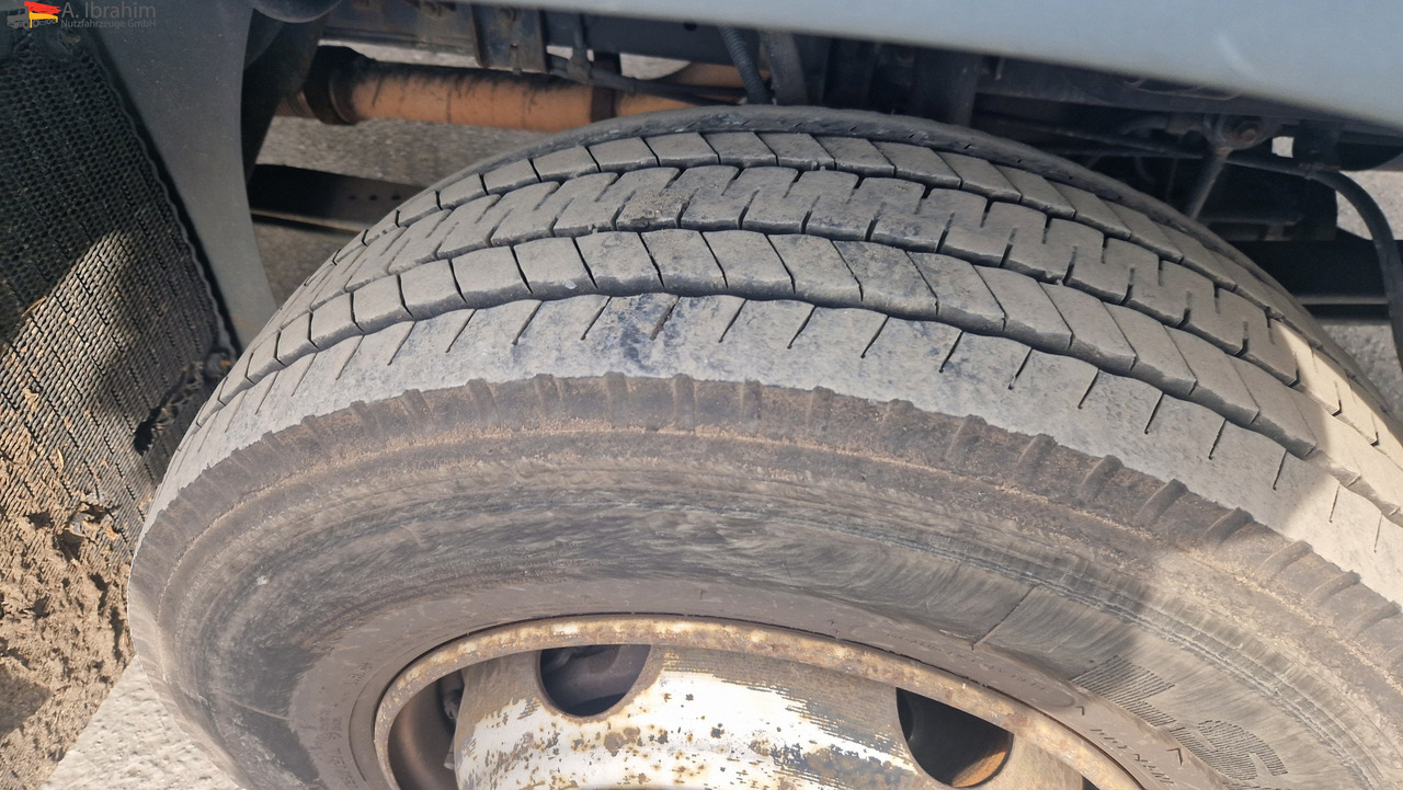 MAN 8.180 Thermokingkühlung - 30 ° voll fahrbereit - Camion frigorifique: photos 5 MAN 8.180 Thermokingkühlung - 30 ° voll fahrbereit - Camion frigorifique: photos 5