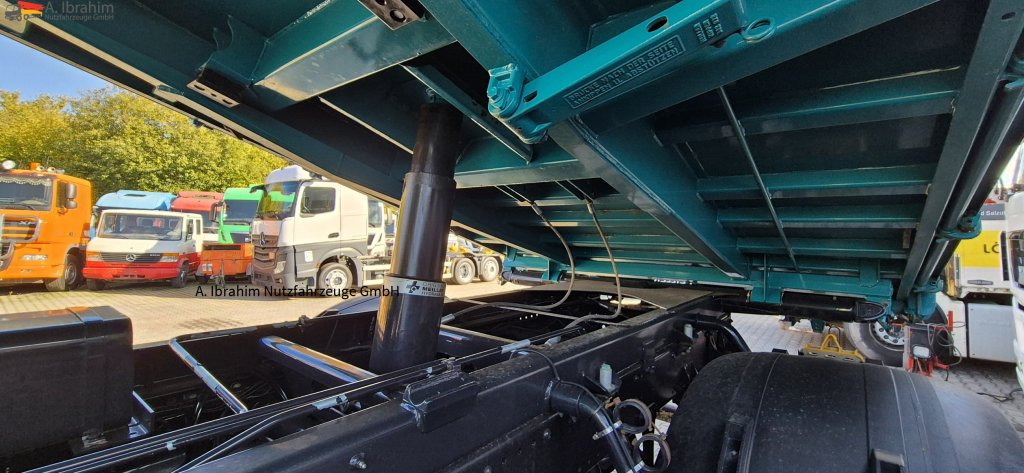 Meiller 18t Aufbau sehr sauber Aufbau komplett - Benne pour poids lourds: photos 3 Meiller 18t Aufbau sehr sauber Aufbau komplett - Benne pour poids lourds: photos 3