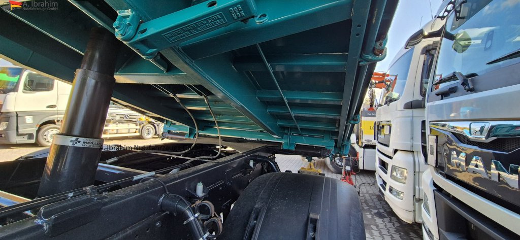 Meiller 18t Aufbau sehr sauber Aufbau komplett - Benne pour poids lourds: photos 5 Meiller 18t Aufbau sehr sauber Aufbau komplett - Benne pour poids lourds: photos 5