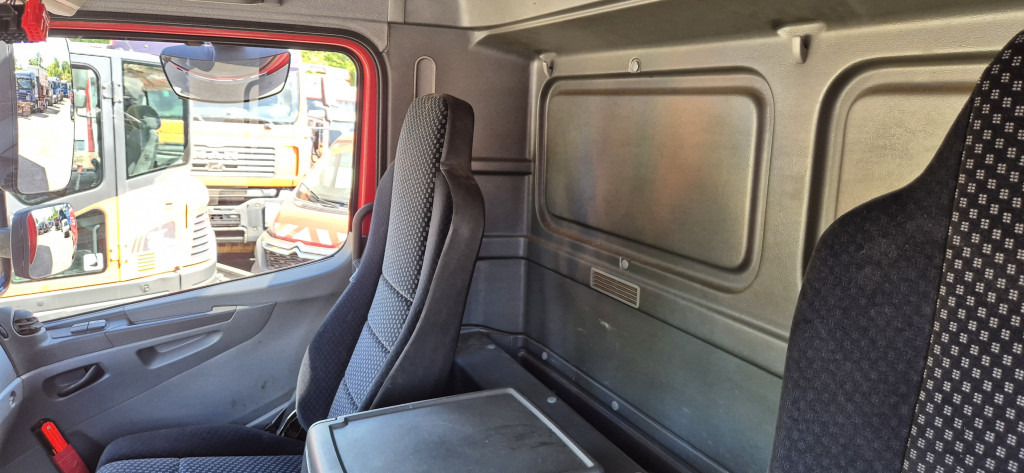Mercedes-Benz 1829L Staplerhalterung, , Schiebeplane - Camion à rideaux coulissants: photos 5 Mercedes-Benz 1829L Staplerhalterung, , Schiebeplane - Camion à rideaux coulissants: photos 5