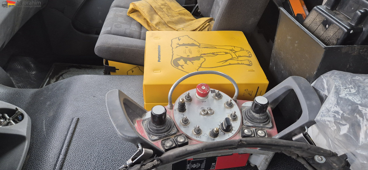 Camion malaxeur pompe Mercedes-Benz 3241 PM 21-3   Liebherr 7 cbm PUMI Putzmeister Liebherr: photos 14