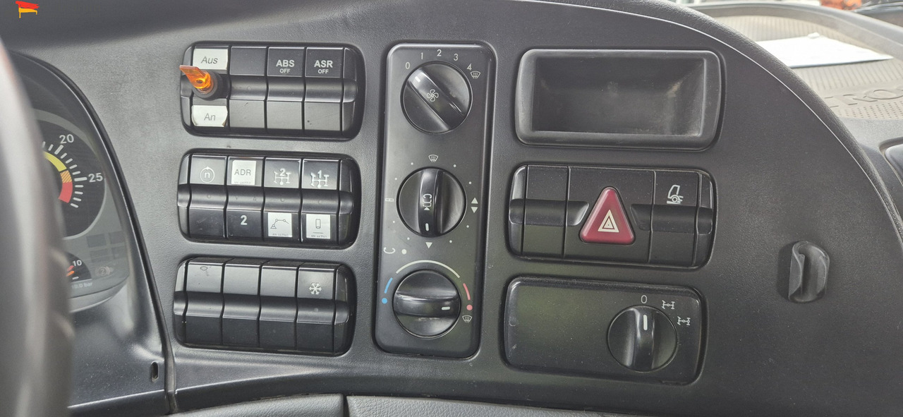 Camion malaxeur pompe Mercedes-Benz 3241 PM 21-3   Liebherr 7 cbm PUMI Putzmeister Liebherr: photos 13