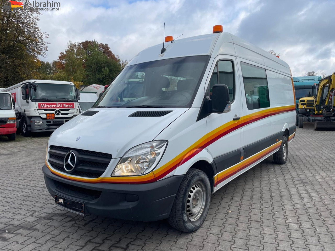 Mercedes-Benz Sprinter DB 319 CDI Geschlossen Kasten | 15 m³ | V6 | 4.5 m Radstand - Fourgon utilitaire: photos 1 Mercedes-Benz Sprinter DB 319 CDI Geschlossen Kasten | 15 m³ | V6 | 4.5 m Radstand - Fourgon utilitaire: photos 1