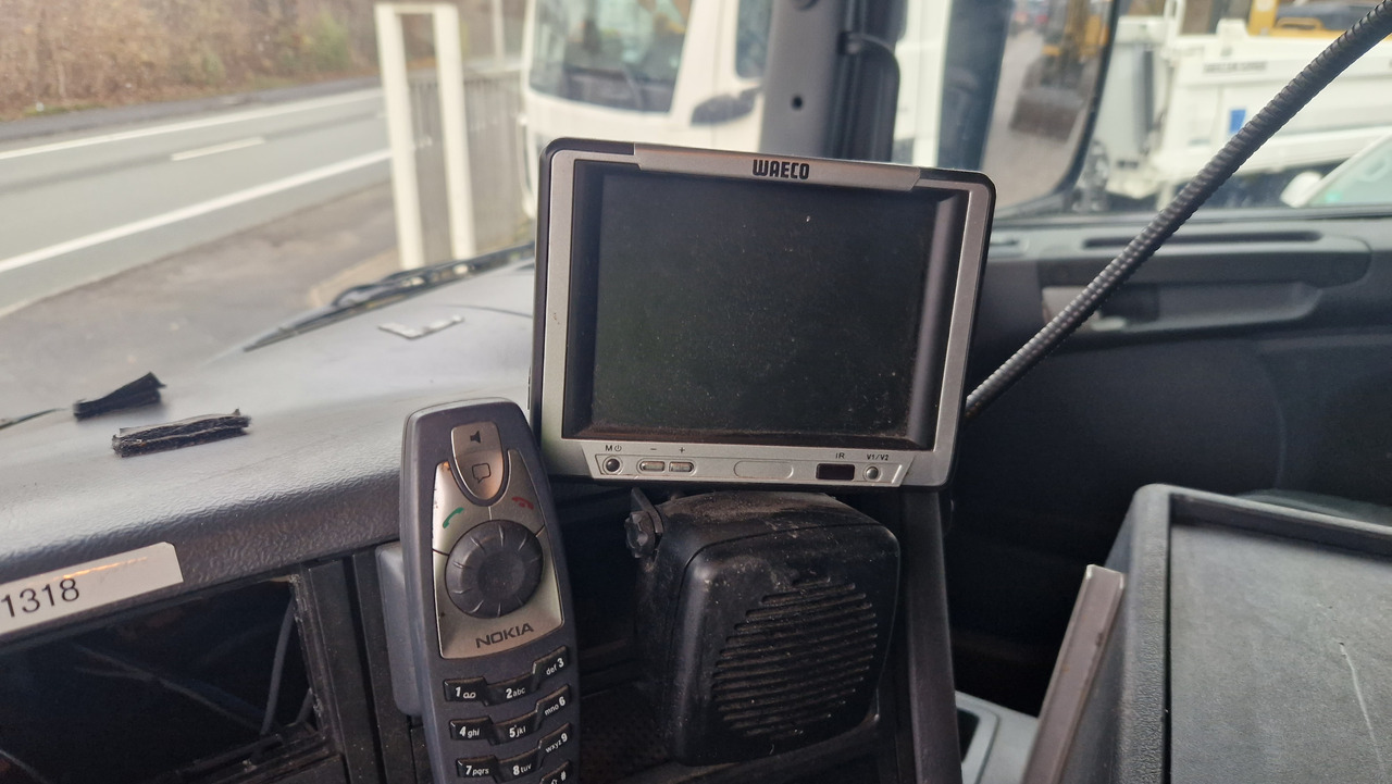 Scania P380 VDL Haken  Lenk-Liftachse - Camion ampliroll: photos 3 Scania P380 VDL Haken  Lenk-Liftachse - Camion ampliroll: photos 3