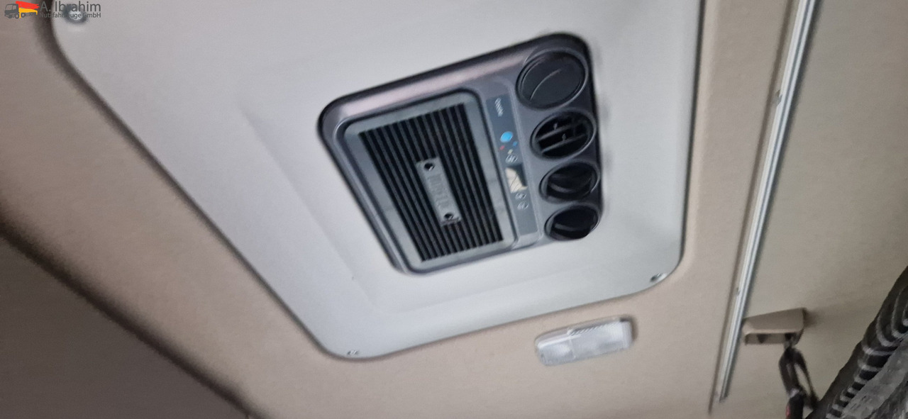 Scania R410 Retarder, Klima, Standklima Top Zustand!! - Camion à rideaux coulissants: photos 4 Scania R410 Retarder, Klima, Standklima Top Zustand!! - Camion à rideaux coulissants: photos 4